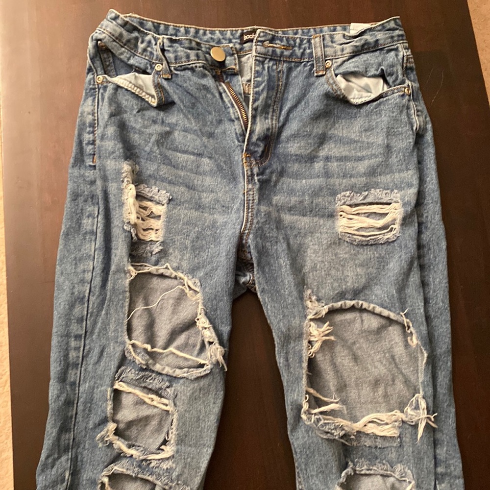 BOOHOO size 8 distressed denim jeans